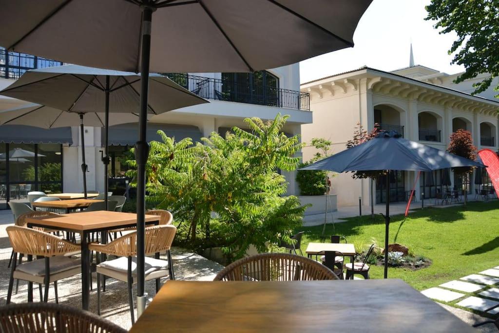 Charming Sunny Apartment+Swimming Pool 圣君士坦丁和海伦那 外观 照片